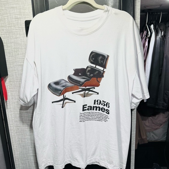 ‼️SOLD‼️Vintage Eames Ottoman T-Shirt - Picture 1 of 4